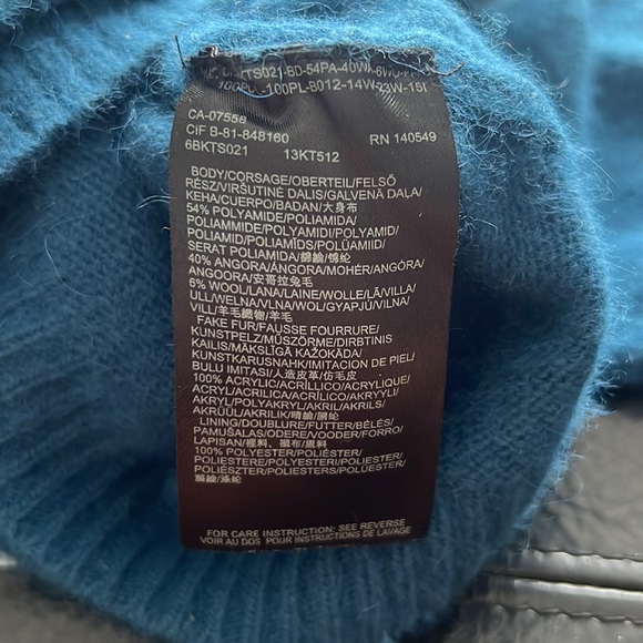 Vintage Mexx 3/4 length sleeve Angora sweater with removable faux fur collar. - Picture 8 of 8